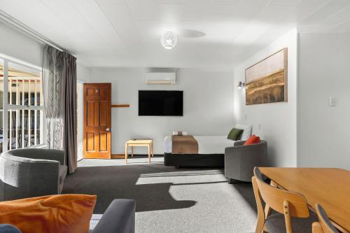 Alpine Motel - image 4