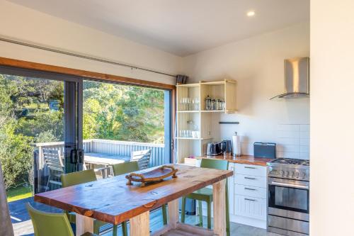 Dapur, Harvest Cottage Onetangi in Pulau Waiheke