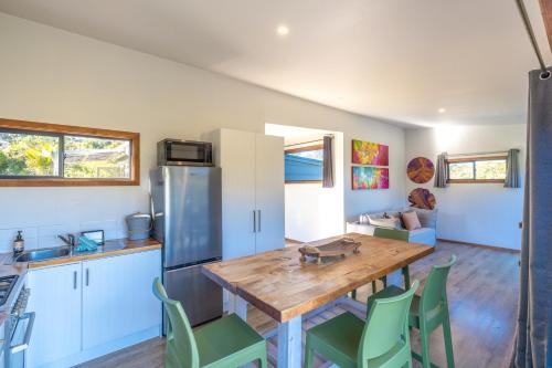Dapur, Harvest Cottage Onetangi in Pulau Waiheke