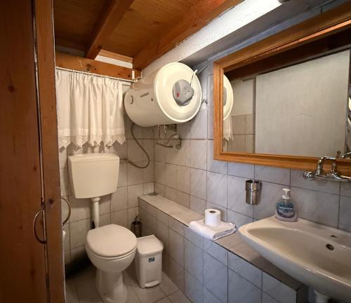 Tsagarakis Studios, Xinóvrisi (foto 2)