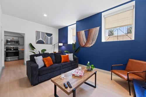 Bright and Modern Studio in Louisville # 112