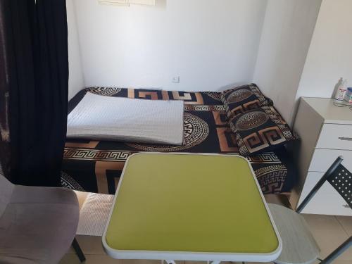 1 комнатная квартира с личной крышей (1 комнатная квартира с личнои крышеи) in Ramat Gan