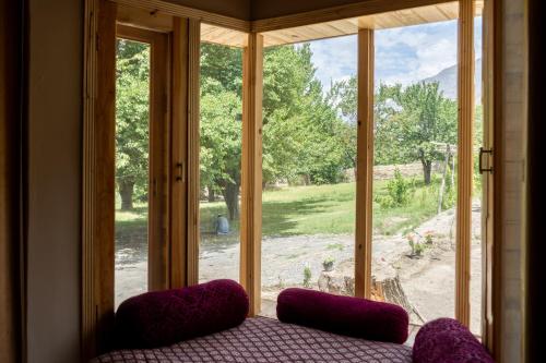 Instalaciones, Coyote Den Ishkoman Hotel and Travelers Hostel in Gupis