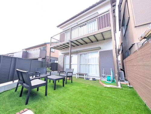 Exterior view, Nagoya Station is 17 minutes by car parking for 2 cars! Up to 11 people pets welcome! in Ama