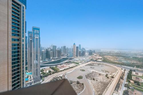 Guest Favorite - Premium 3BR with Skyline Views at Floor 50, Dubai (Foto 6)