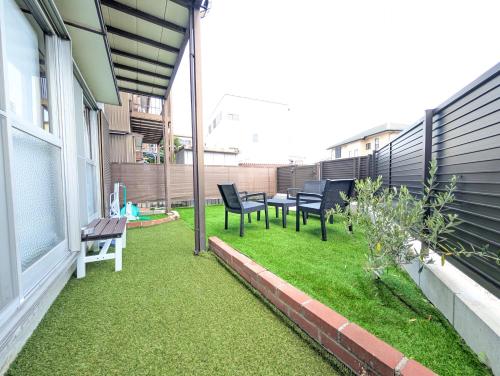 Garden, Nagoya Station is 17 minutes by car parking for 2 cars! Up to 11 people pets welcome! in Ama