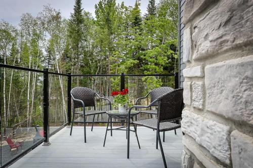 Chalet Neuf Avec Spa - Horizon Des Coteaux in 聖阿爾方斯 • 羅德里格斯 (QC)