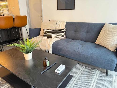 HOM I Parking, WiFi, AA, GYM, Movistar Arena