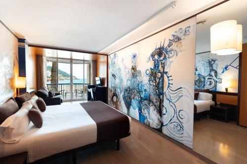 room detail thumbnail 0