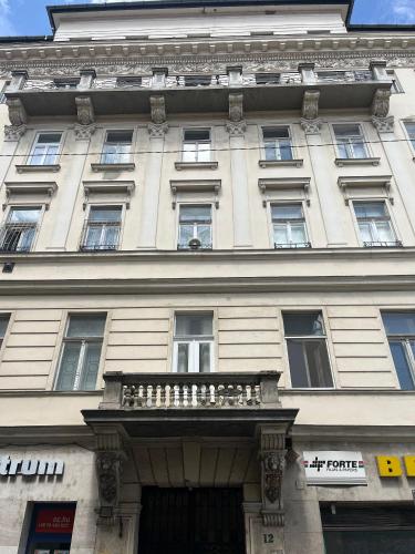 New Libra Grande Venetian Style Apartment - image 5