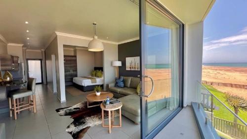 Afficher, Bay View Resort Namibia in Rand Rifles