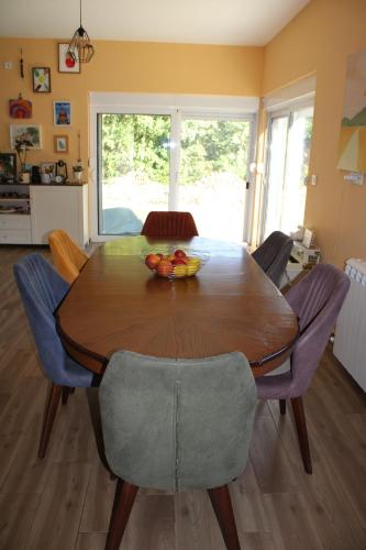 Krogs/atpūtas telpa, Spacious Holiday Home - Serene Village Near The Coast in Mojdež