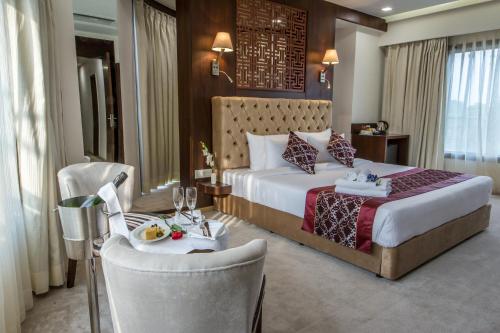 瓜里爾克拉克斯套房旅館 (Clarks INN Suite Gwalior) in 瓜裏爾