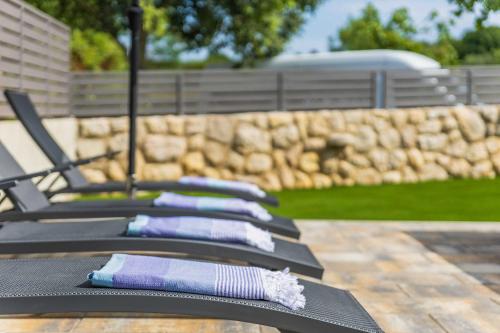 Úszómedence, Villa Manuela in Porat