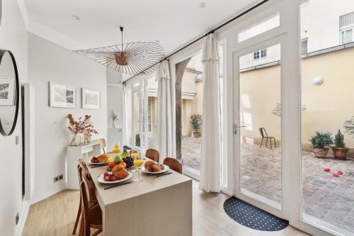 BnBNova - 2BR 2BA Le Marais & Place des Vosges, Parigi