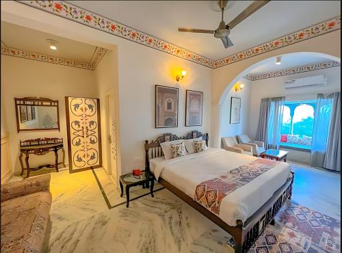 room detail thumbnail 0