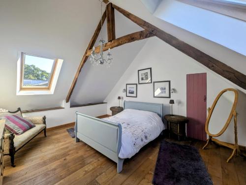 Les Ecuries is a modern renovated barn - Mûr-de-Bretagne
