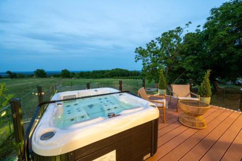 熱水浴缸, VillaPince in 高勞邦茨
