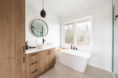 Ski Condo & Spa - L'Elegance Des Sommets in เธทฟอร์ด มีเน (ควิเบก)