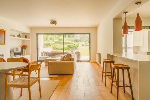 Casa Cascais Riviera - Deluxe 3 Bedroom Apartment in ไบร์โร มาล การ์โมนา