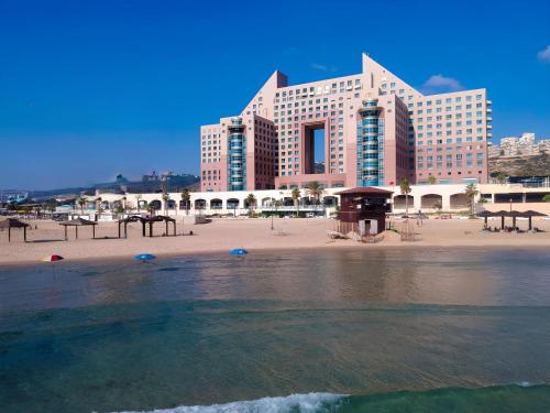 Almog Beach apt Hotel מלון דירות אלמוג ביץ', Hajfa