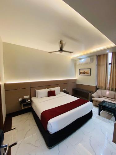 Hotel Aman Palace – Delhi, NY