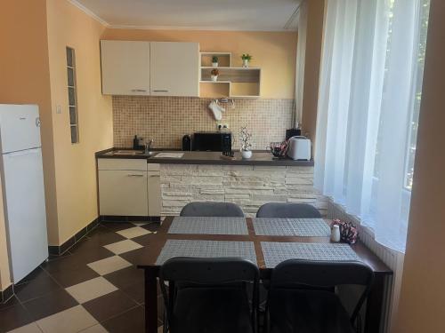 Kitchen, River - free parking in Gyor