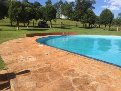 泳池, Establecimiento Oma Sonia in 奧比里加兔