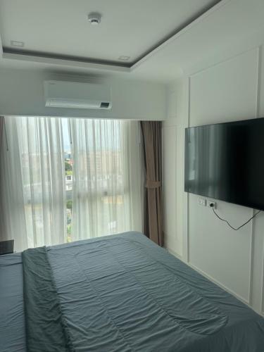 Empire Tower Suite - Luxe 1BR near the Beach