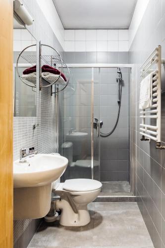 Arcus Premium Hostel Room Type - Large Double Room