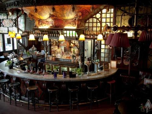 The Warrington – London
