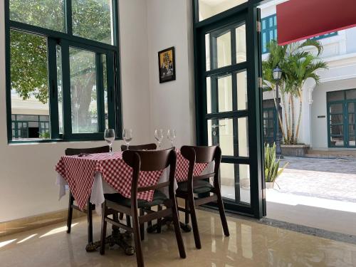 BISTROT DE PARIS HOTEL & FRENCH CUISINE - 레스토랑