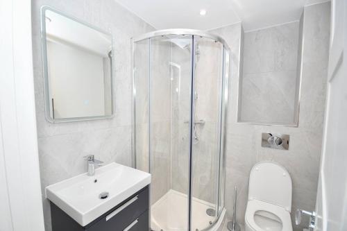 Beautiful 3 Bed Manchester Apartment Near Etihad, Manchester (photo 6)