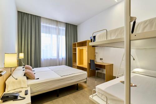 The Book Factory Hostel by gaiarooms in บายาโดลิด