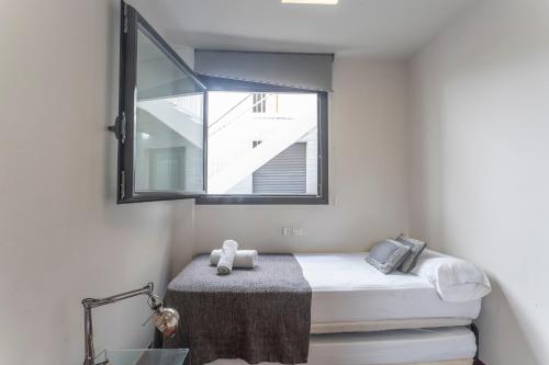 Apartment Barcelona Rentals - Swimming Pool with Terrace - image 5