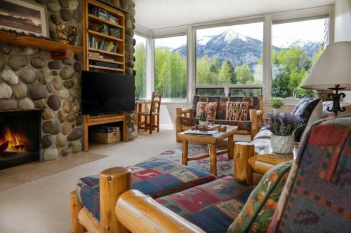 RMR: Lupine 1911 Condo in The AspensWilsonWY