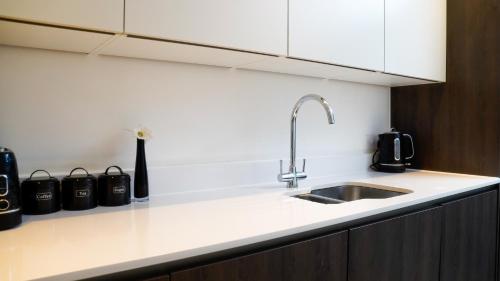 Manchester City Centre Apt with Balcony & Free Parking-2Nights minimum, Manchester (fotografie 8)