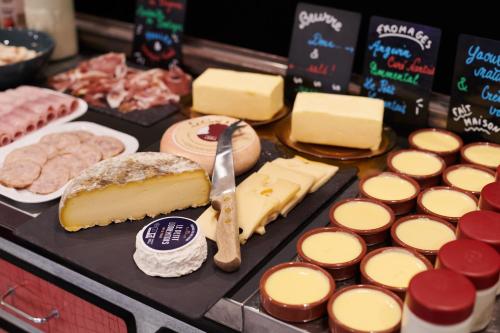 อาหารและเครื่องดื่ม, Greet hotel St Nazaire Trignac in ตริญัก