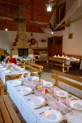 Rozsa-Domb Vendeghaz in Golopa