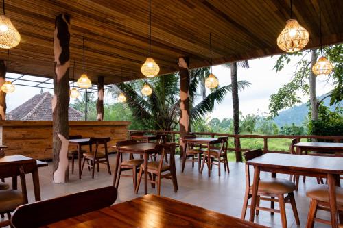 Cassowary Villa Sidemen in Sidemen