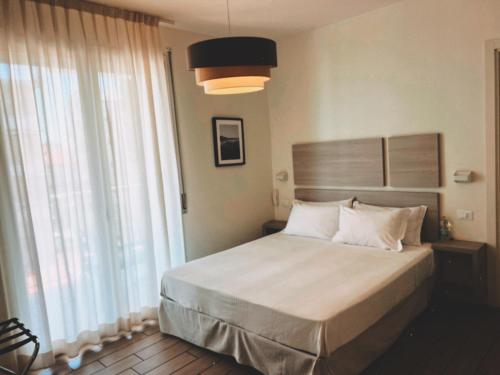 Double Room with Balcony and Sea View