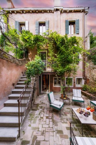 Dimora Orlando A breathtaking Venetian Retreat with Private Courtyard - image 4