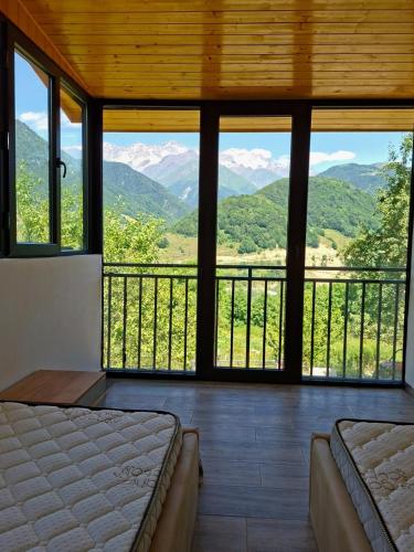 Datucha's guesthouse in Glola