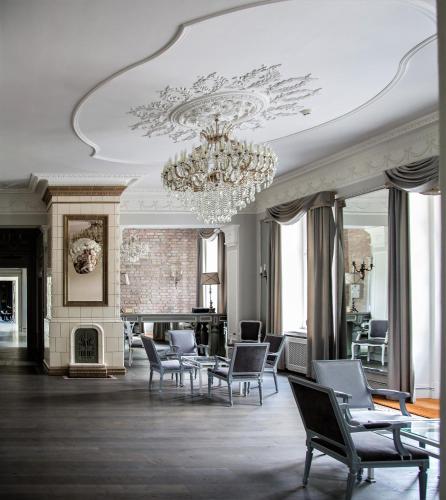 Fuajee, Palac i Loft Ojrzanów (Palac i Loft Ojrzanow) in Borowiec