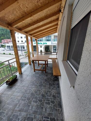 Skats, Sobe za izdavanje Nedeljković (Sobe za izdavanje Nedeljkovic) in Lukovo