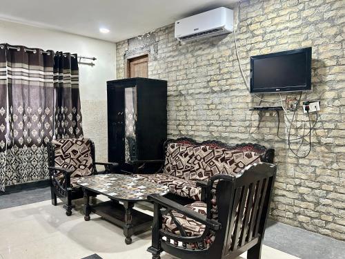 บริการและสิ่งอำนวยความสะดวก, Hotel Dev Palace, Badrinath road, Tapovan- Rishikesh in บาดรินารถ