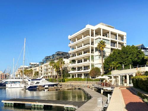 The Marina V&A Waterfront by Smart City Stays - image 3