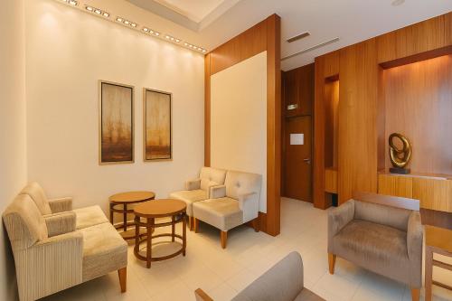 Fully refurbished 2bedroom Steps from Burj Khalifa, Dubai (photo 8)