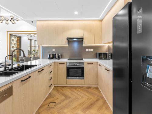 Fully refurbished 2bedroom Steps from Burj Khalifa, Dubai (photo 5)