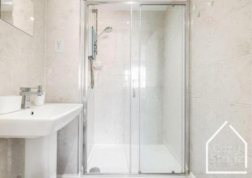 Beautiful 5 Bedroom Home in the City Centre with gated parking, Birmingham (foto 6)
